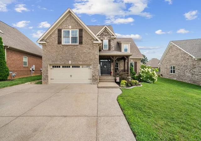 Photo 1 of Single family home for sale at 8025 Ragusa Cir, Spring Hill, TN 37174 | MLS# 3270727 | Listing updated on 2026-08-28