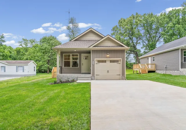 Homes for sale in Oak Grove, KY | 120 Alabama Ave, Oak Grove, KY 42262 | MLS# 3278551