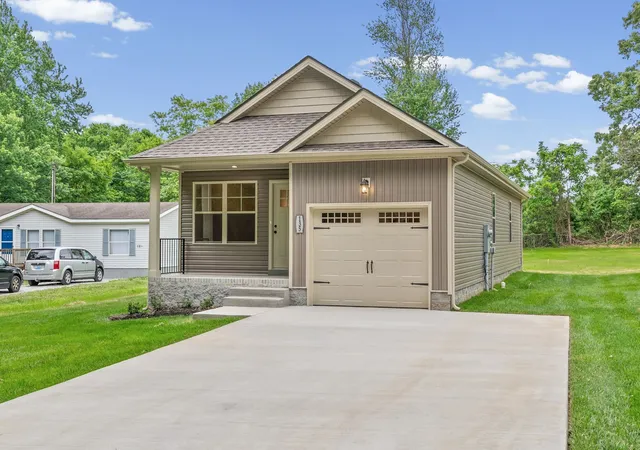 Homes for sale in Oak Grove, KY | 120 Alabama Ave, Oak Grove, KY 42262 | MLS# 3278551