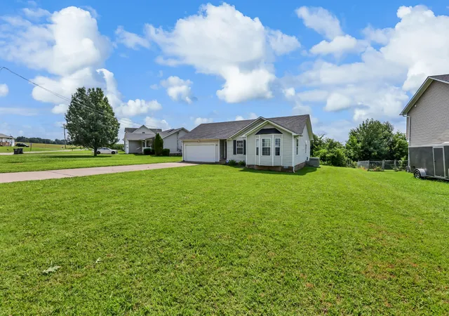 Homes for sale in Oak Grove, KY | 707 Shetland Dr, Oak Grove, KY 42262 | MLS# 3276730