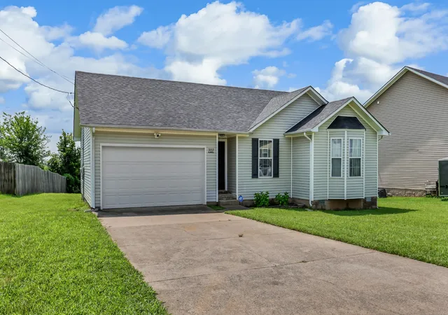 Homes for sale in Oak Grove, KY | 707 Shetland Dr, Oak Grove, KY 42262 | MLS# 3276730