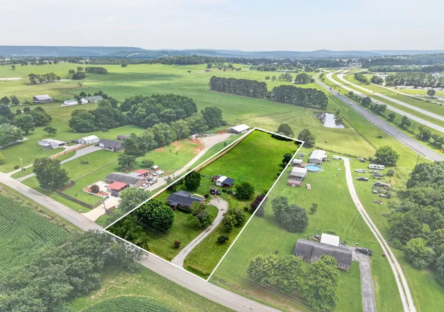 2nd image of 234 Jim Hennessee Rd, Sparta, TN 38583 | MLS# 3271983