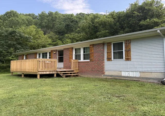 2nd image of 2625 Wartrace Hwy, Whitleyville, TN 38588 | MLS# 3272152