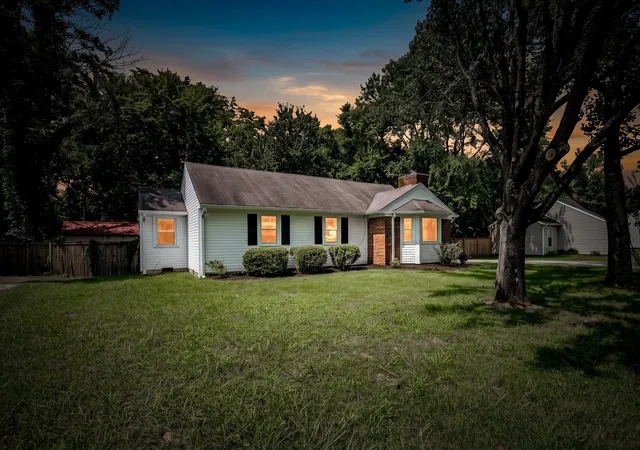 2nd image of 121 Sunnymeade Dr, Mount Juliet, TN 37122 | MLS# 3272077