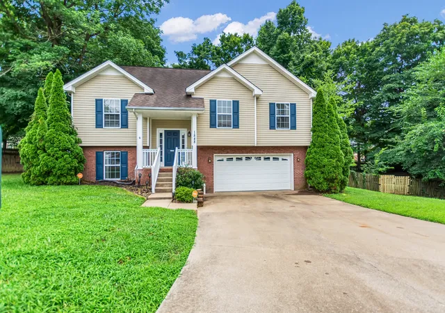 Photo 2 of Single family home for sale at 1848 Kaitlyn Virginia Ct, Clarksville, TN 37042 | MLS# 3272091 | Listing updated on 2026-10-09