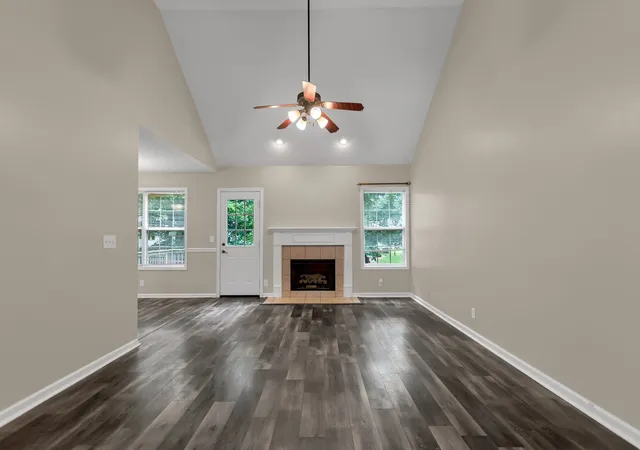 Photo 4 of Single family home for sale at 1848 Kaitlyn Virginia Ct, Clarksville, TN 37042 | MLS# 3272091 | Listing updated on 2026-10-09