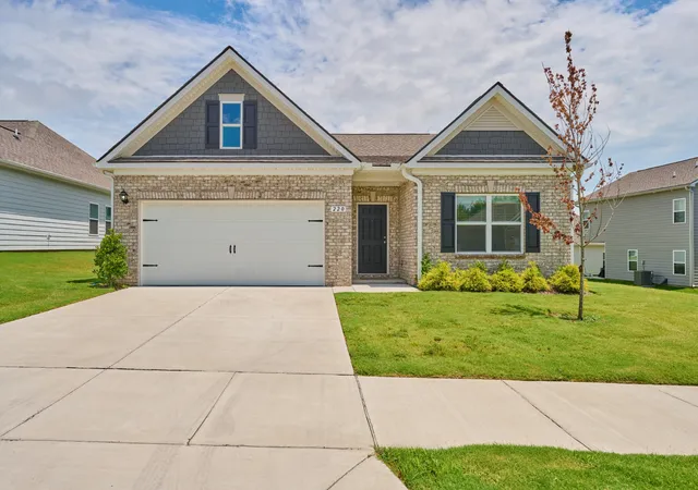 Photo 1 of Single family home for sale at 220 Summerlin Dr, Gallatin, TN 37066 | MLS# 3272314 | Listing updated on 2026-10-23
