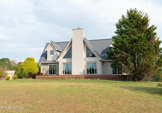 Photo 3 of Single family home for sale at 3767 Phillips Flats Rd, Oneida, TN 37841 | MLS# 3272088 | Listing updated on 2026-08-20