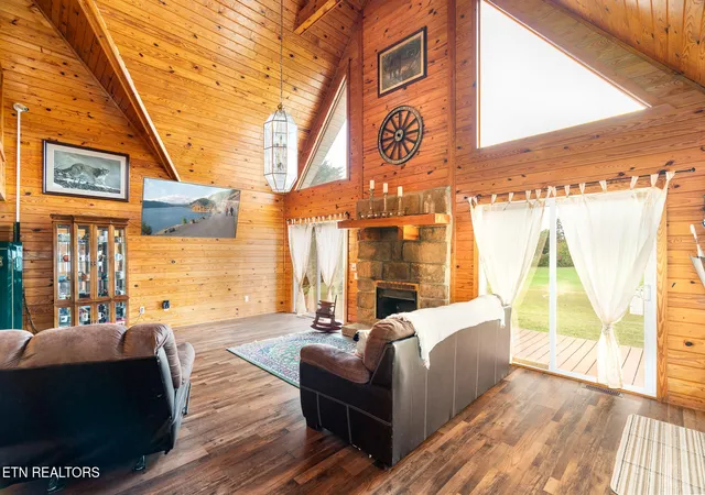 Photo 3 of Single family home for sale at 3767 Phillips Flats Rd, Oneida, TN 37841 | MLS# 3272088 | Listing updated on 2026-08-20
