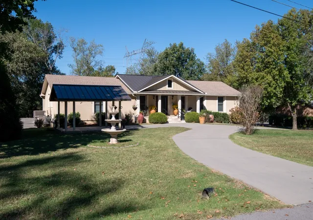 1st image of 318 W Lee Etta Dr, Gallatin, TN 37066 | MLS# 3272095