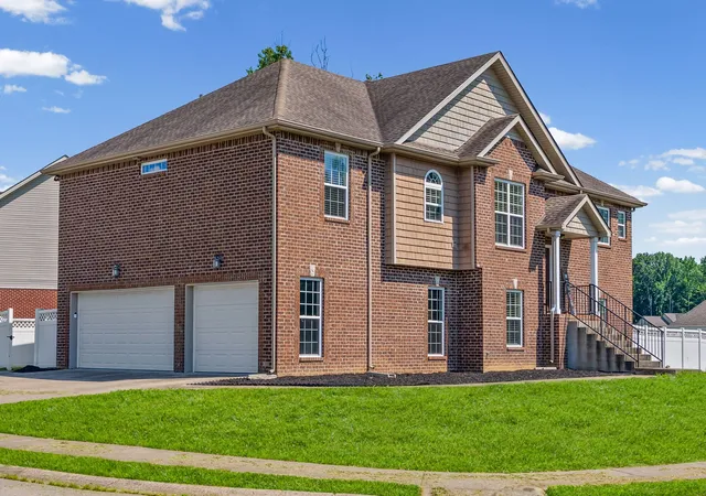 Photo 1 of Single family home for sale at 598 Press Grv Dr, Clarksville, TN 37043 | MLS# 3272240 | Listing updated on 2026-09-25