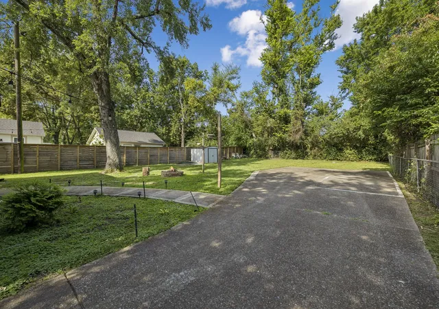 Photo 2 of Single family home for sale at 1032 Horseshoe Dr, Nashville, TN 37216 | MLS# 3514850 | Listing updated on 2026-09-02