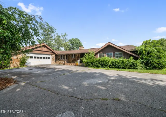 1st image of 820 Hwy 68, Crossville, TN 38555 | MLS# 3272168