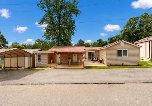 Photo 1 of Single family home for sale at 146 Lakeshore Dr, Springville, TN 38256 | MLS# 3288373 | Listing updated on 2026-10-08