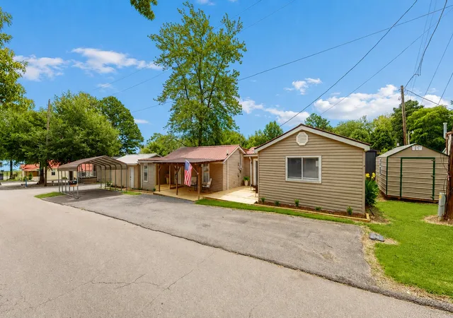 Photo 4 of Single family home for sale at 146 Lakeshore Dr, Springville, TN 38256 | MLS# 3288373 | Listing updated on 2026-10-08