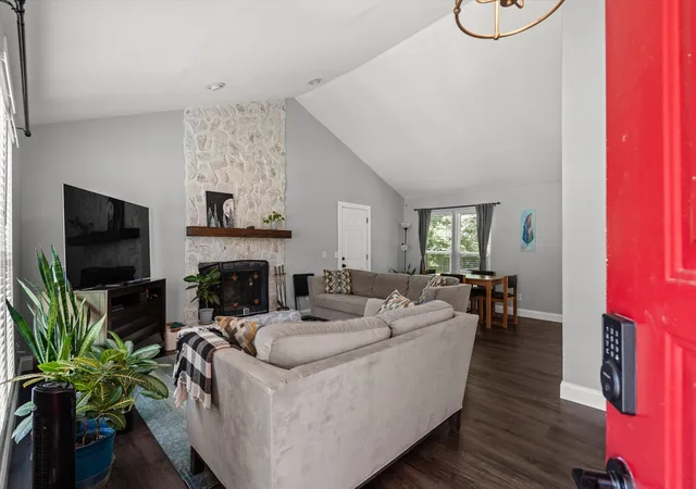 Photo 3 of Single family home for sale at 112 Vickey Ct, Nashville, TN 37211 | MLS# 3272349 | Listing updated on 2026-08-20