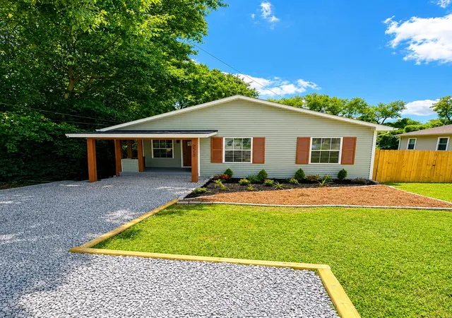 Photo 2 of Single family home for sale at 2513 Delk Ave, Nashville, TN 37208 | MLS# 3272236 | Listing updated on 2026-08-15