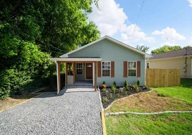 Photo 3 of Single family home for sale at 2513 Delk Ave, Nashville, TN 37208 | MLS# 3272236 | Listing updated on 2026-08-15