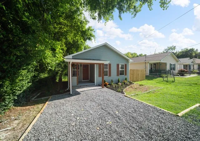 Photo 3 of Single family home for sale at 2513 Delk Ave, Nashville, TN 37208 | MLS# 3272236 | Listing updated on 2026-08-15