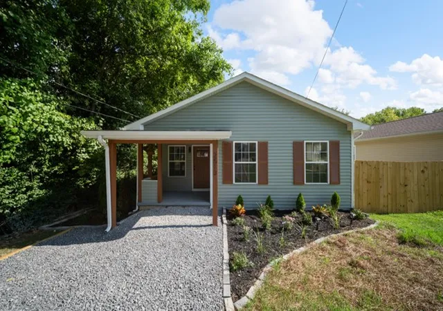 Photo 4 of Single family home for sale at 2513 Delk Ave, Nashville, TN 37208 | MLS# 3272236 | Listing updated on 2026-08-15