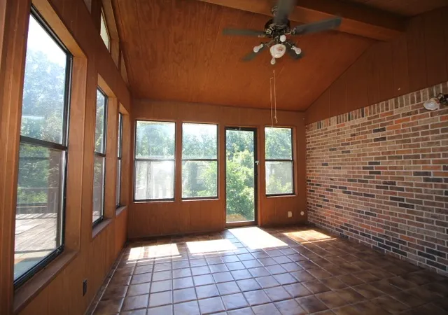 Photo 4 of Single family home for sale at 310 Dogwood Dr, Erin, TN 37061 | MLS# 3272248 | Listing updated on 2026-08-20