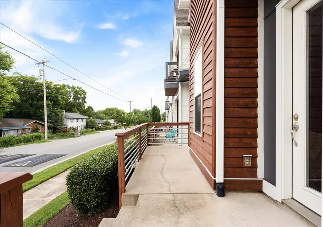 Photo 3 of Townhouse for sale at 672 James Ave, Nashville, TN 37209 | MLS# 3272241 | Listing updated on 2026-08-21