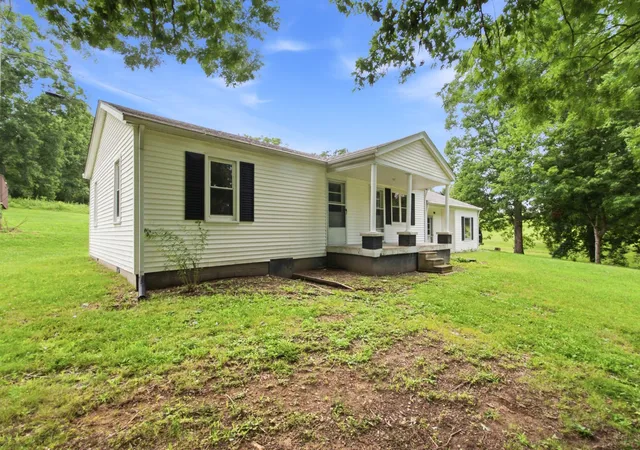 Photo 3 of Single family home for sale at 3005 Fairview Blvd, Fairview, TN 37062 | MLS# 3280658 | Listing updated on 2026-08-20