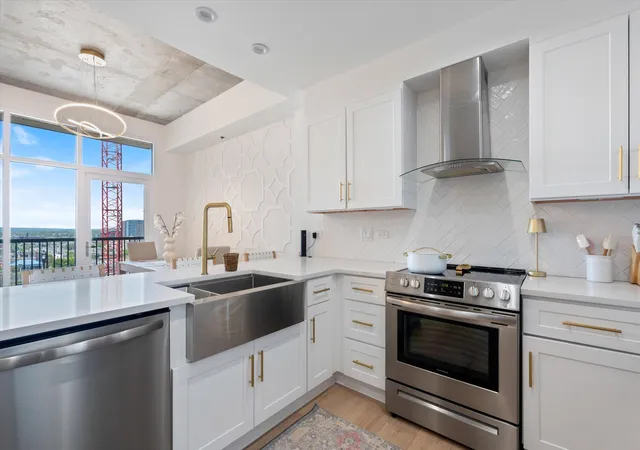 2nd image of 1510 Demonbreun St #807, Nashville, TN 37203 | MLS# 3272272