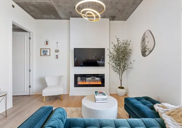 3rd image of 1510 Demonbreun St #807, Nashville, TN 37203 | MLS# 3272272