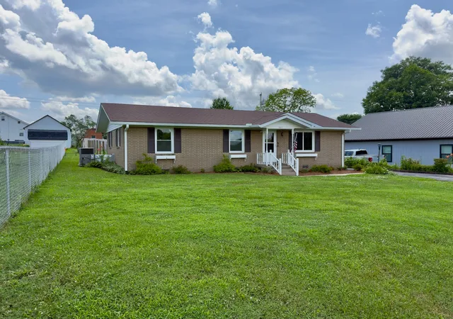 Homes for sale in Woodbury, TN | 925 Old Mcminnville Rd, Woodbury, TN 37190 | MLS# 3276544