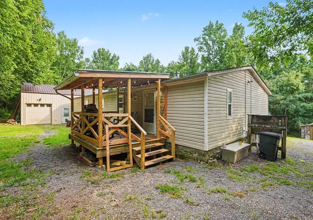 Photo 3 of Manufactured home for sale at 2776 Williamsport Pike, Columbia, TN 38401 | MLS# 3272383 | Listing updated on 2026-09-03
