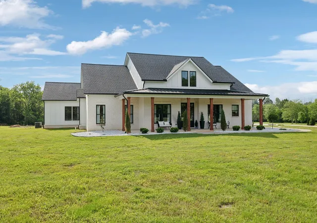 Photo 1 of Single family home for sale at 2648 Wilson Overall Rd, Murfreesboro, TN 37127 | MLS# 3272394 | Listing updated on 2026-10-16