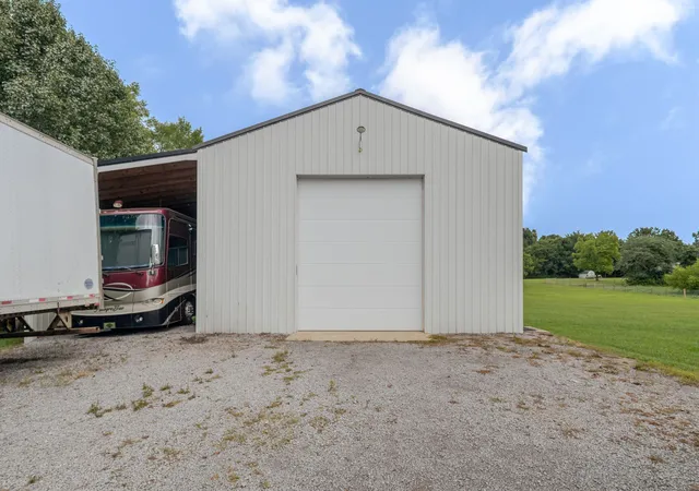 2nd image of 131 Avalon Dr, Shelbyville, TN 37160 | MLS# 3280767