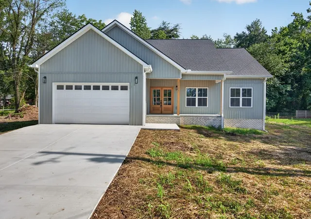 2nd image of 1135 Dowell St, Cookeville, TN 38501 | MLS# 3272440