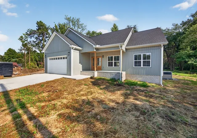 3rd image of 1135 Dowell St, Cookeville, TN 38501 | MLS# 3272440