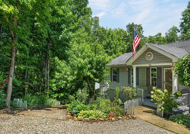 Photo 3 of Single family home for sale at 45 Point Pl, Monterey, TN 38574 | MLS# 3282584 | Listing updated on 2026-08-11
