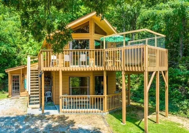 3rd image of 2033 Luzerne Dr, Gatlinburg, TN 37738 | MLS# 3525884