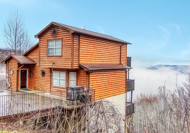 Photo 2 of Single family home for sale at 943 Crooked Ridge Rd, Gatlinburg, TN 37738 | MLS# 3276614 | Listing updated on 2026-09-17