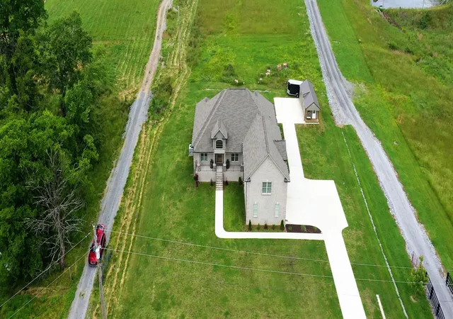 Photo 3 of Single family home for sale at 1742 Old Gallatin Rd, Portland, TN 37148 | MLS# 3288127 | Listing updated on 2026-10-08