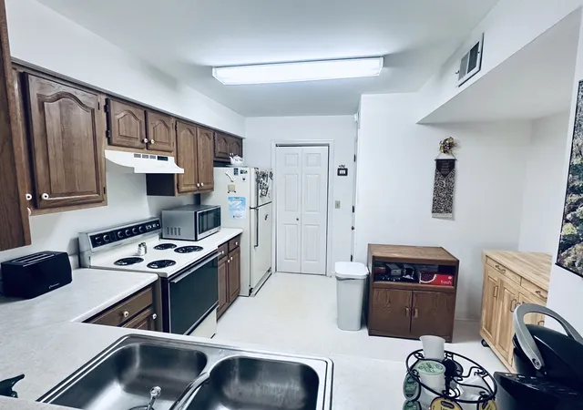 Photo 3 of Townhouse for sale at 102 Pepper Ridge Cir, Antioch, TN 37013 | MLS# 3285645 | Listing updated on 2026-09-01