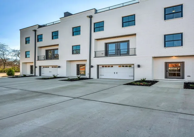 Photo 4 of Townhouse for sale at 520 N Maple St #2, Murfreesboro, TN 37130 | MLS# 3276646 | Listing updated on 2026-08-30