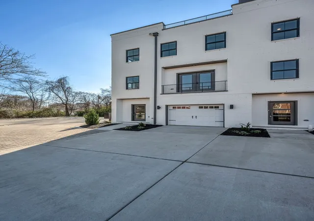 Photo 4 of Townhouse for sale at 520 N Maple St #3, Murfreesboro, TN 37130 | MLS# 3276648 | Listing updated on 2026-09-25