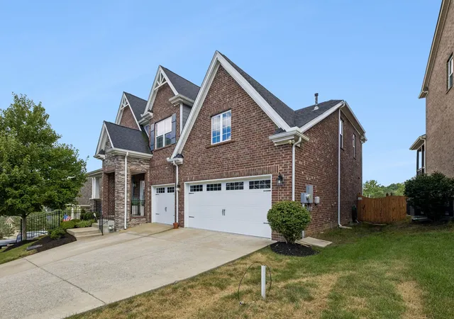 Photo 2 of Single family home for sale at 1512 Davidge Dr, Nashville, TN 37221 | MLS# 3283777 | Listing updated on 2026-08-20