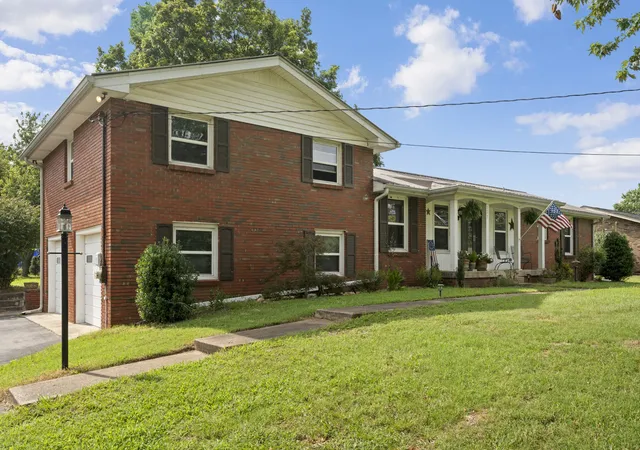 1st image of 131 Rebecca Dr, Hendersonville, TN 37075 | MLS# 3305721