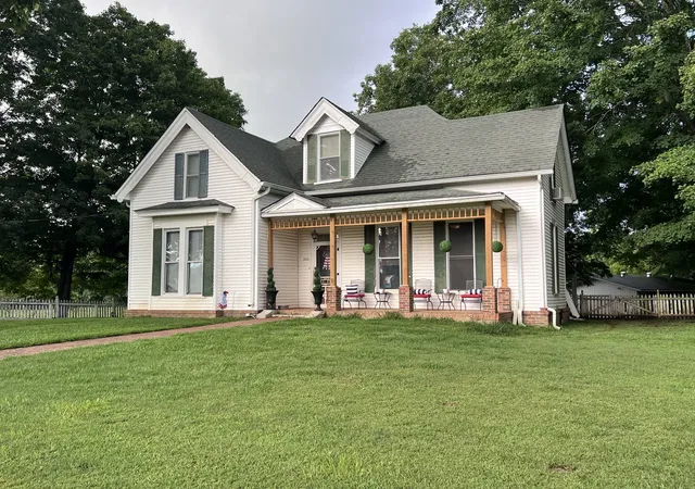 Photo 1 of Single family home for sale at 2343 Old Ashland City Rd, Clarksville, TN 37043 | MLS# 3276745 | Listing updated on 2026-09-15