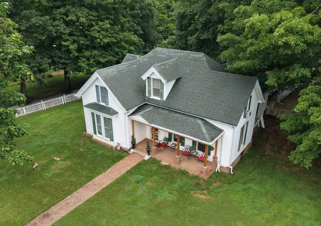 Photo 3 of Single family home for sale at 2343 Old Ashland City Rd, Clarksville, TN 37043 | MLS# 3276745 | Listing updated on 2026-09-15
