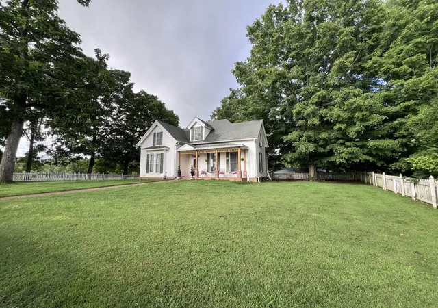 Photo 4 of Single family home for sale at 2343 Old Ashland City Rd, Clarksville, TN 37043 | MLS# 3276745 | Listing updated on 2026-09-15