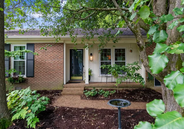 1st image of 1702 Twin Oaks Ct, Franklin, TN 37064 | MLS# 3281374