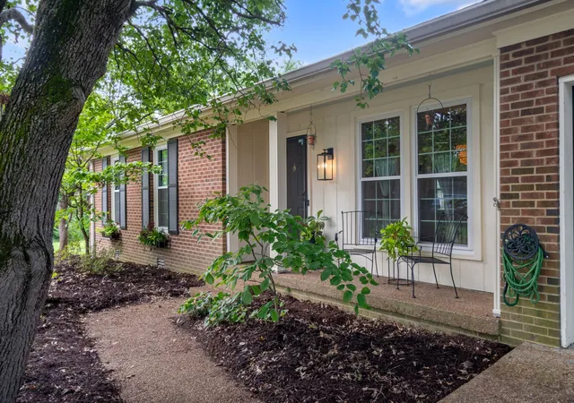 5th image of 1702 Twin Oaks Ct, Franklin, TN 37064 | MLS# 3281374