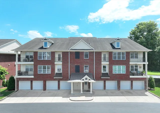 2nd image of 3201 Aspen Grove Dr #H10, Franklin, TN 37067 | MLS# 3304657